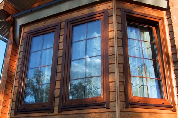 Как установить ПВХ окно в деревянном доме
