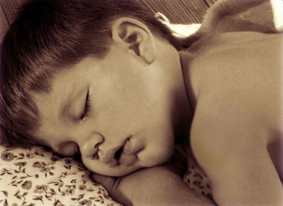 Как отучить ребенка от совместного сна