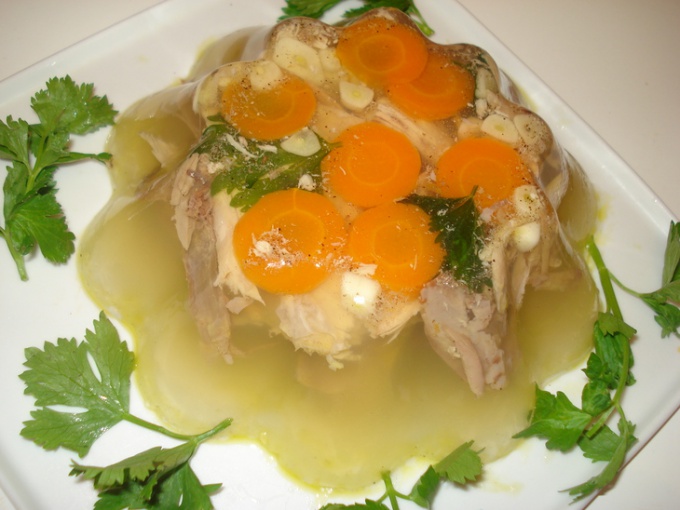 How to lighten the broth for aspic