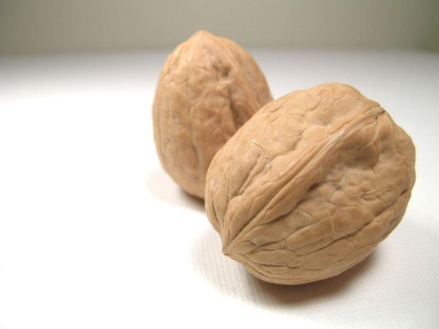 How to break walnuts