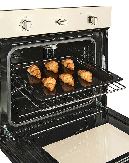 How to turn on the oven in the stove