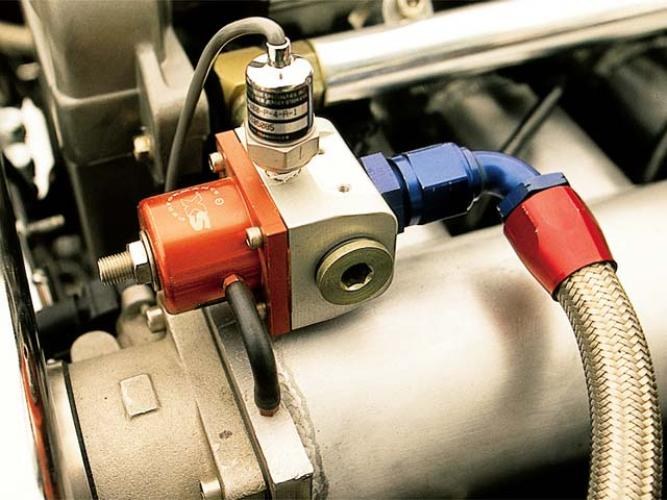 How to check the pressure in the fuel system