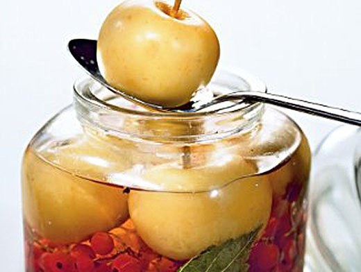 How to cook pickled apples
