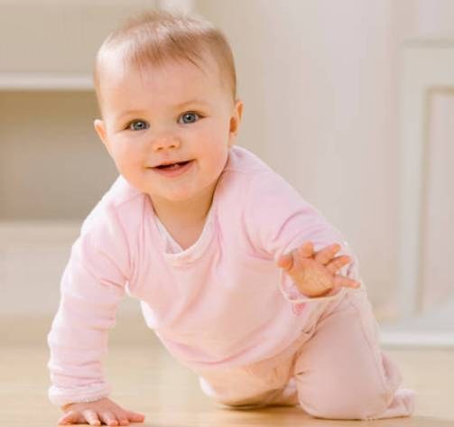 How to teach a baby to sit independently