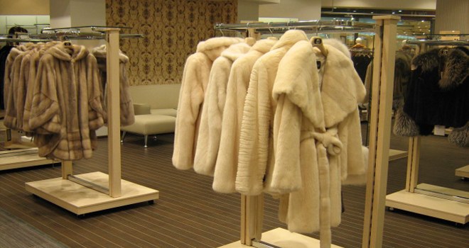 How to choose a fur coat on the market