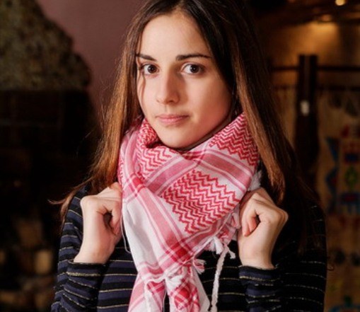 How to tie a scarf arafatki