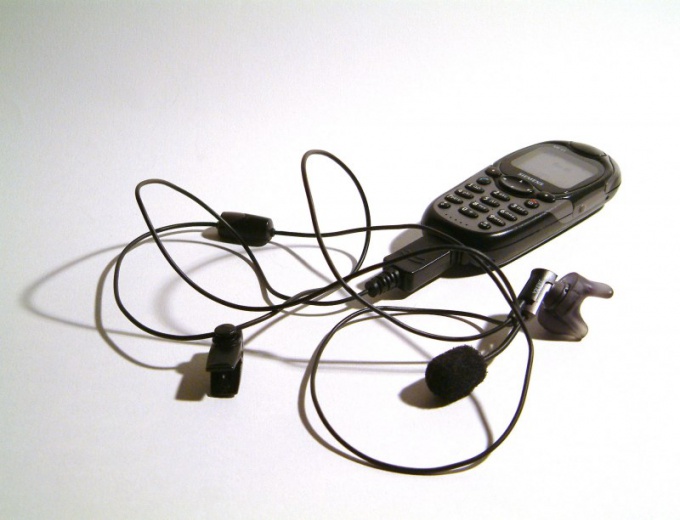 Как слушать радио по мобильному телефону