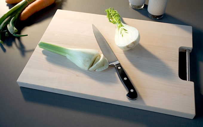 How to get rid of odors on a cutting Board