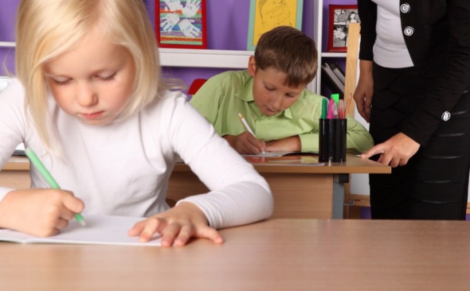 Как научить ребенка аккуратно писать