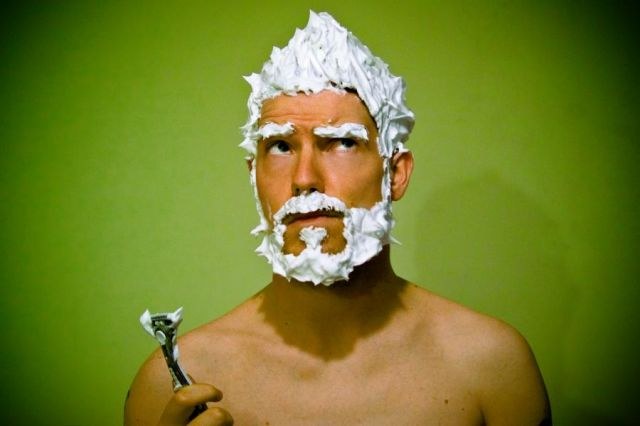 How to apply gel for shaving