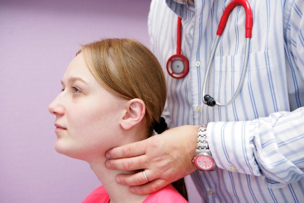 How to treat enlarged thyroid gland