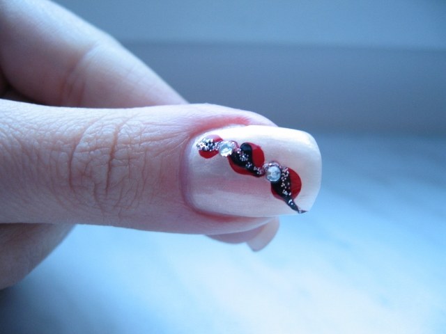 How to use nail sticker