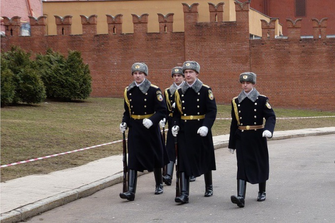 Как попасть служить в кремлевский полк