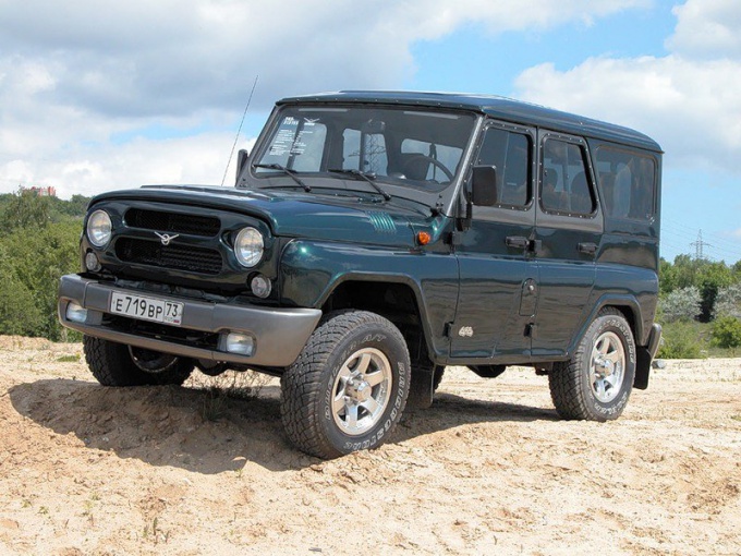 How to enable the front axle of UAZ