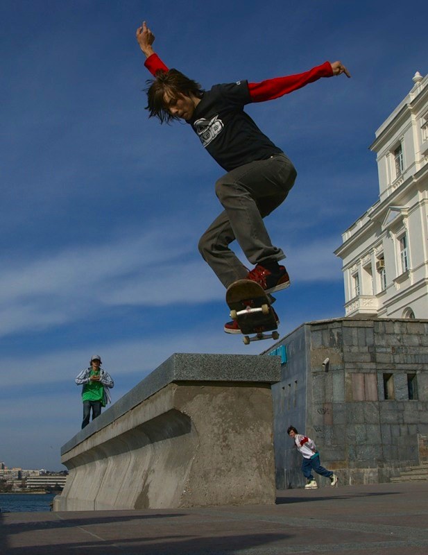 How to do <strong>jump</strong> <b>skate</b>