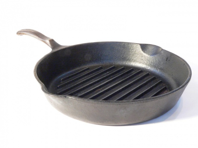 How to clean burnt pan