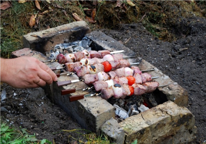 How to marinate skewers in wine