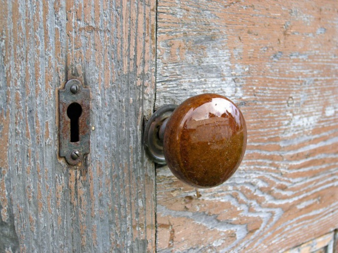 How to repair the door handle
