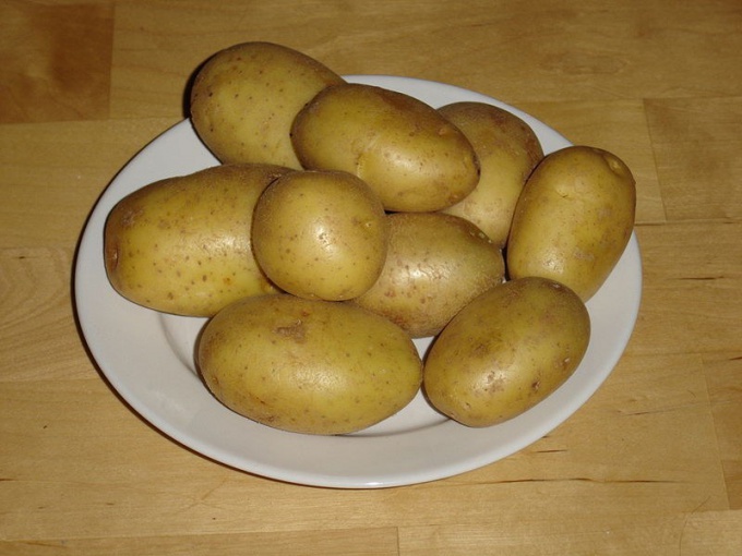 How to cook potatoes for salad