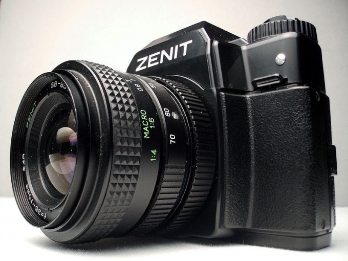 How to put film in Zenit