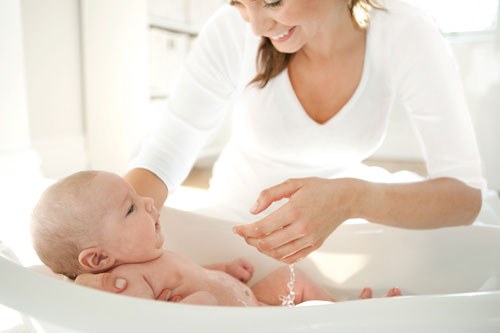Как мыть новорожденного мальчугана