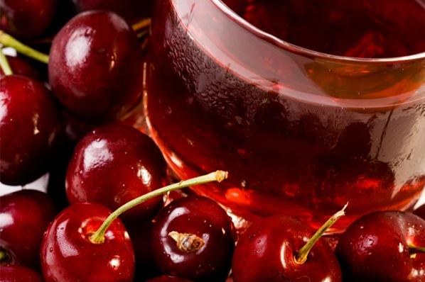 How to clean cherry juice