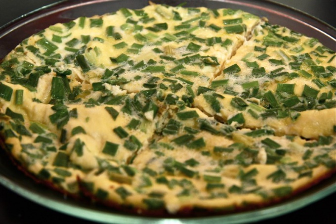 How to cook omelet with green onions 