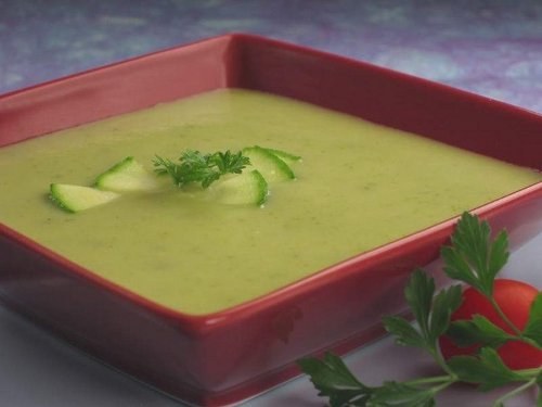 Как приготовить легкий суп из кабачков