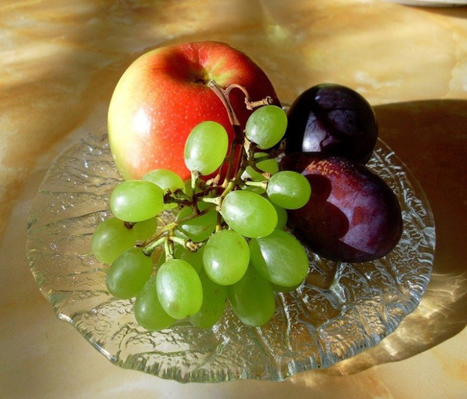 Как сделать компот из яблок, слив и винограда