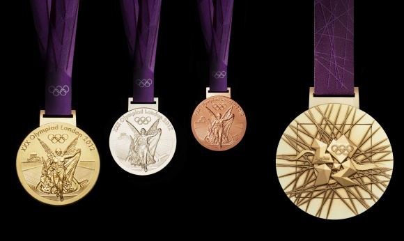 Кто разработал дизайн медалей Олимпийских игр в Лондоне