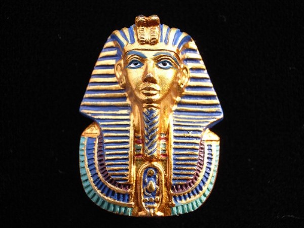 От чего умер фараон Тутанхамон