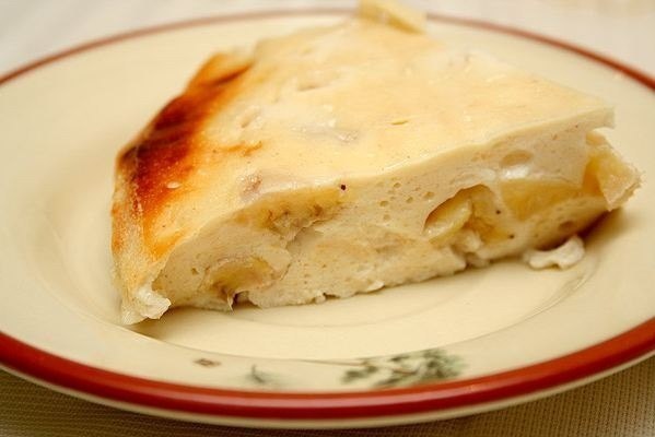 Cottage cheese casserole with semolina and banana