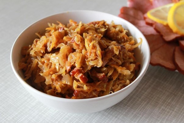Braised in a slow cooker cabbage is delicious and useful
