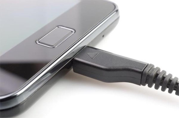 How to charge the battery of a new phone