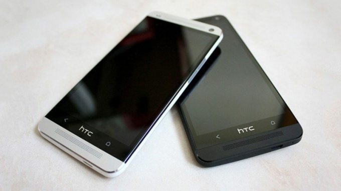 How to open cover of htc one