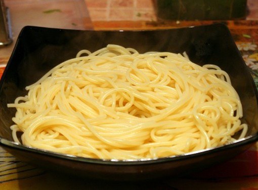 How to cook the pasta not to stick together