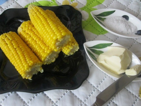 How to cook corn in a saucepan