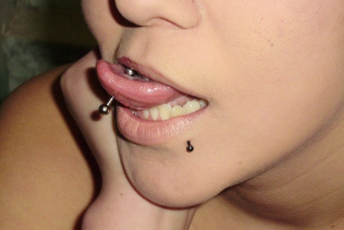 How to pierce tongue