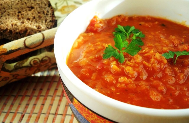 Как приготовить чечевичный суп с томатами