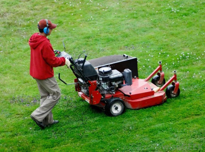 Types of lawn mowers
