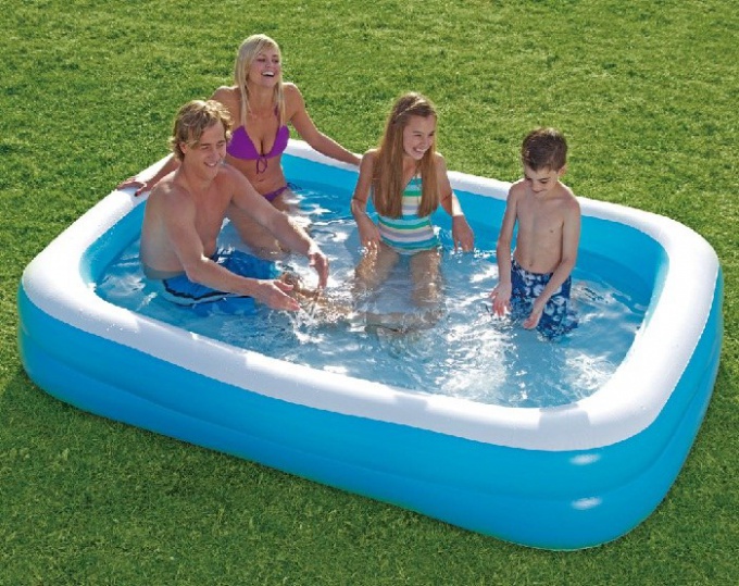 The choice of pool: inflatable or frame