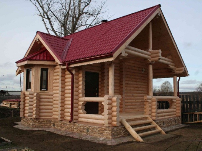 Izradite samostalno izgradnju drvenih kuća: značajke tehnologije