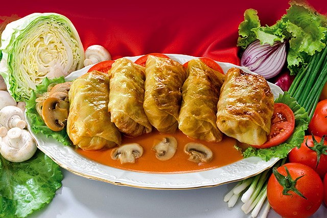 How to cook cabbage rolls with minced meat
