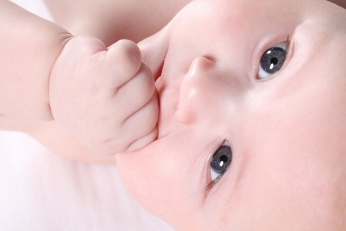 How to understand that the child is teething