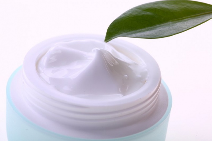 How to add oil to creams
