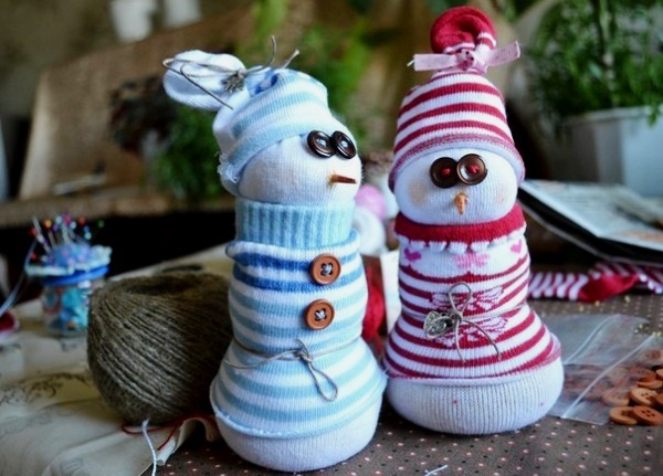 Новогодние подарки своими руками: делаем снеговика