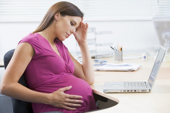 Какие таблетки от головной боли можно пить при беременности?