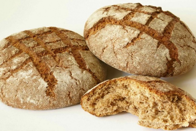 How to make yeast-free sourdough bread?