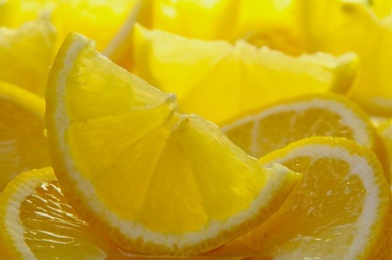 Цитрусовая свежесть: лимонные маски