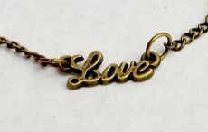 Как сделать красивый браслет с надписью Love 